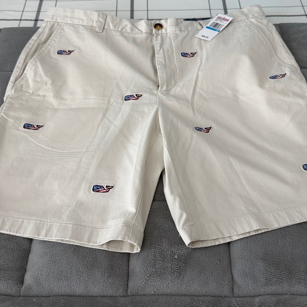NWT Men’s Vineyard Vines classic fit 9”
Breaker short size 36 - Picture 2 of 6